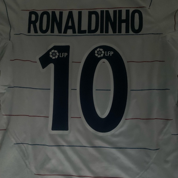 2003/2004 FC Barcelona Away Jersey ( Ronaldinho #10) Size XL - USED - Picture 9 of 10